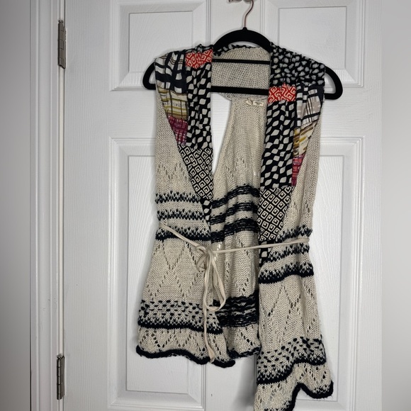 MOTH ANTHROPOLOGIE Draw The Eye Patchwork Mixed Media Vest Size S/M Ramie - Picture 3 of 9